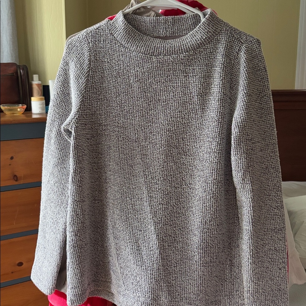 LOFT Textured lavendar and White Sweater
